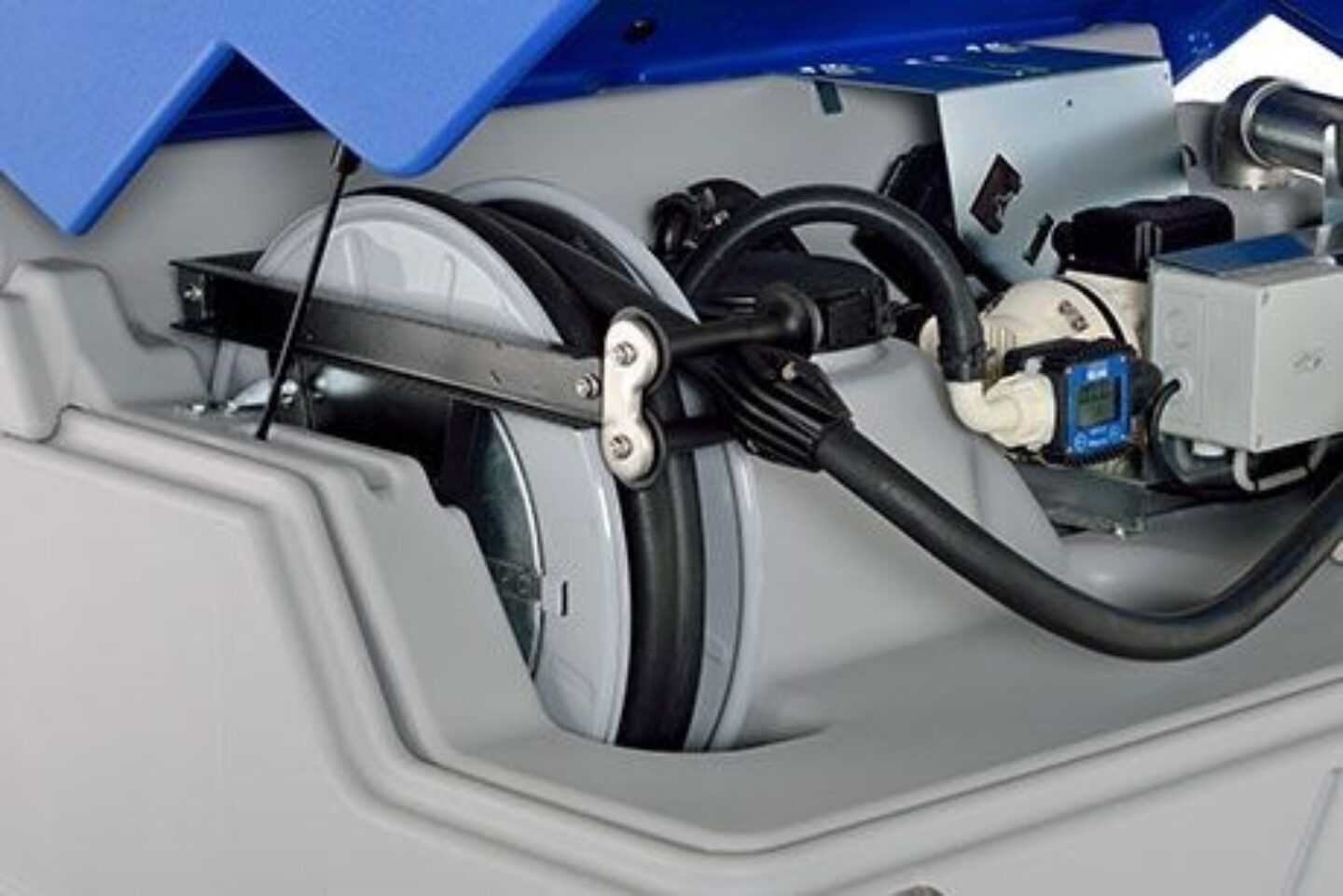 10305 04 cube tank adblue 1500 l outdoor premium detail schlauchaufroller