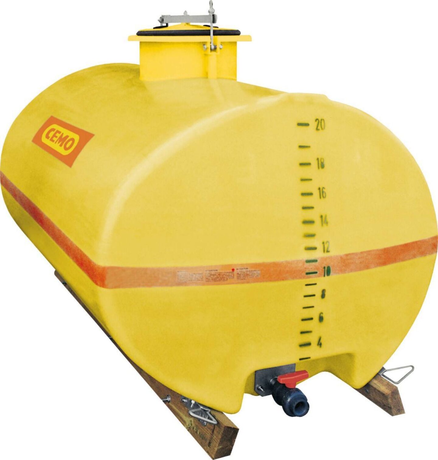 1065 01 gfk fass oval 2000 l mit einbuchtung mit holzkufen 2
