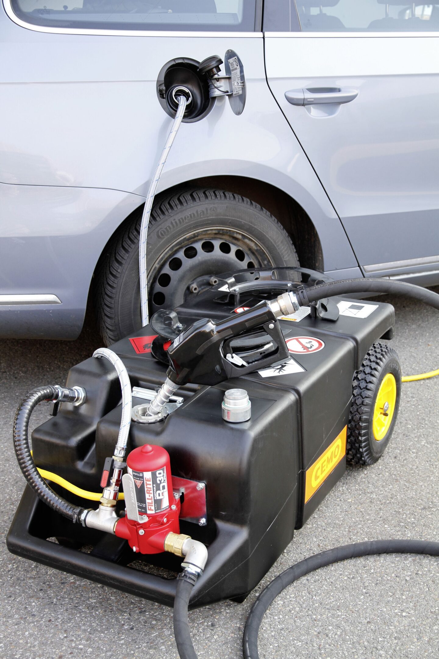 Tank und absaugtrolley kraftstoff anwendung 10762